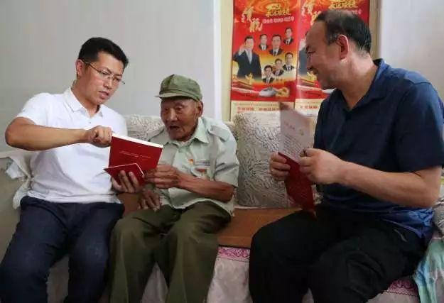 爱上了一个人但又介意他秃顶和衣品这算是爱吗?游戏画面