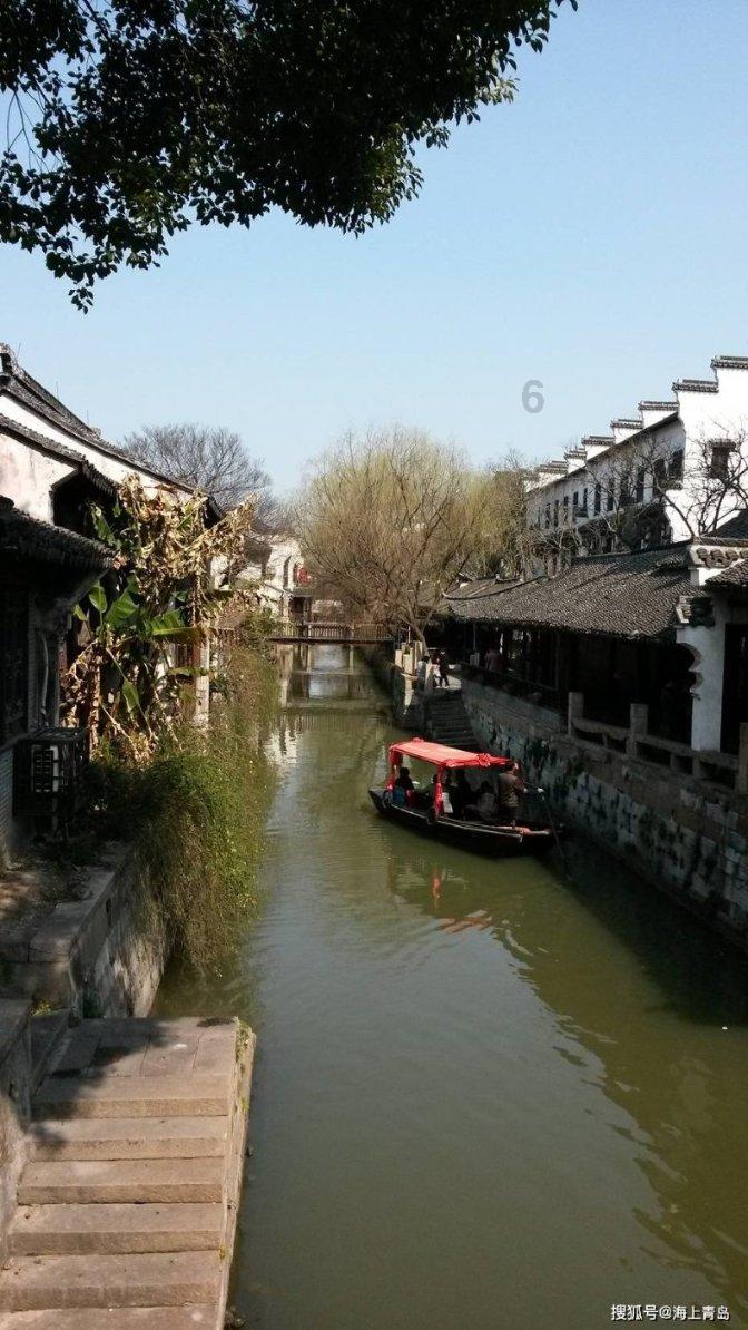 中国大模型应用进入加速落地时代!杭州星启灵境发布灵境AI太空舱